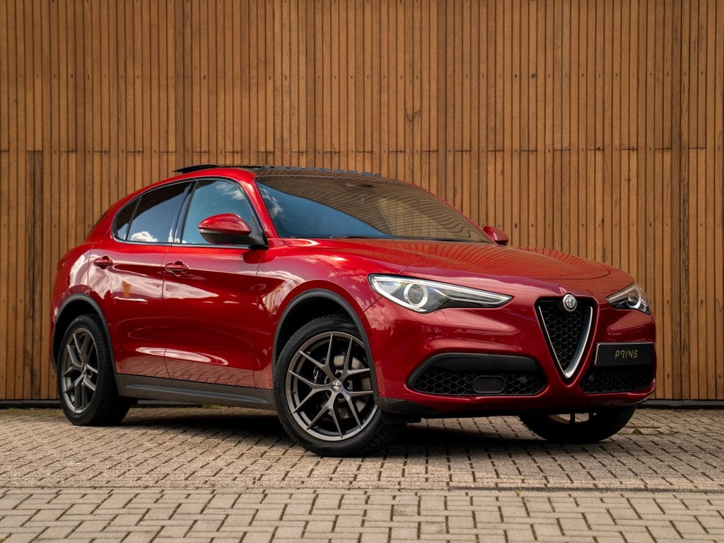 Alfa Romeo Stelvio 2.0 T AWD Super | Veloce stoelen | Panora, Auto's, Alfa Romeo, Automaat, 4 cilinders, Met garantie (alle), Bedrijf