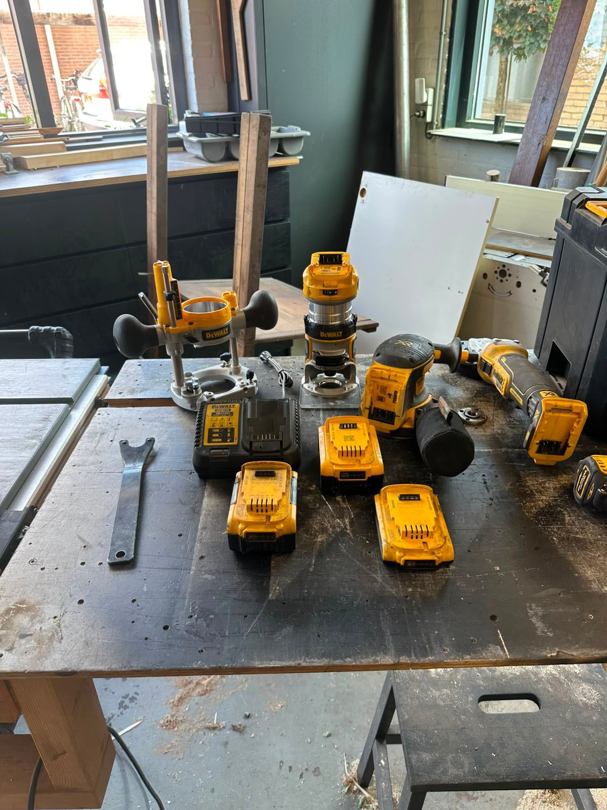 Verschillend DeWalt apparatuur, Ophalen, Gebruikt, 70 mm of meer, Overige typen