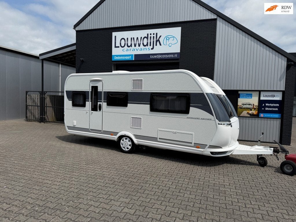 HOBBY Excellent 495 UL ’22 (Mover, Airco), Caravans en Kamperen, Rondzit, Hobby, 7 tot 8 meter, Bedrijf
