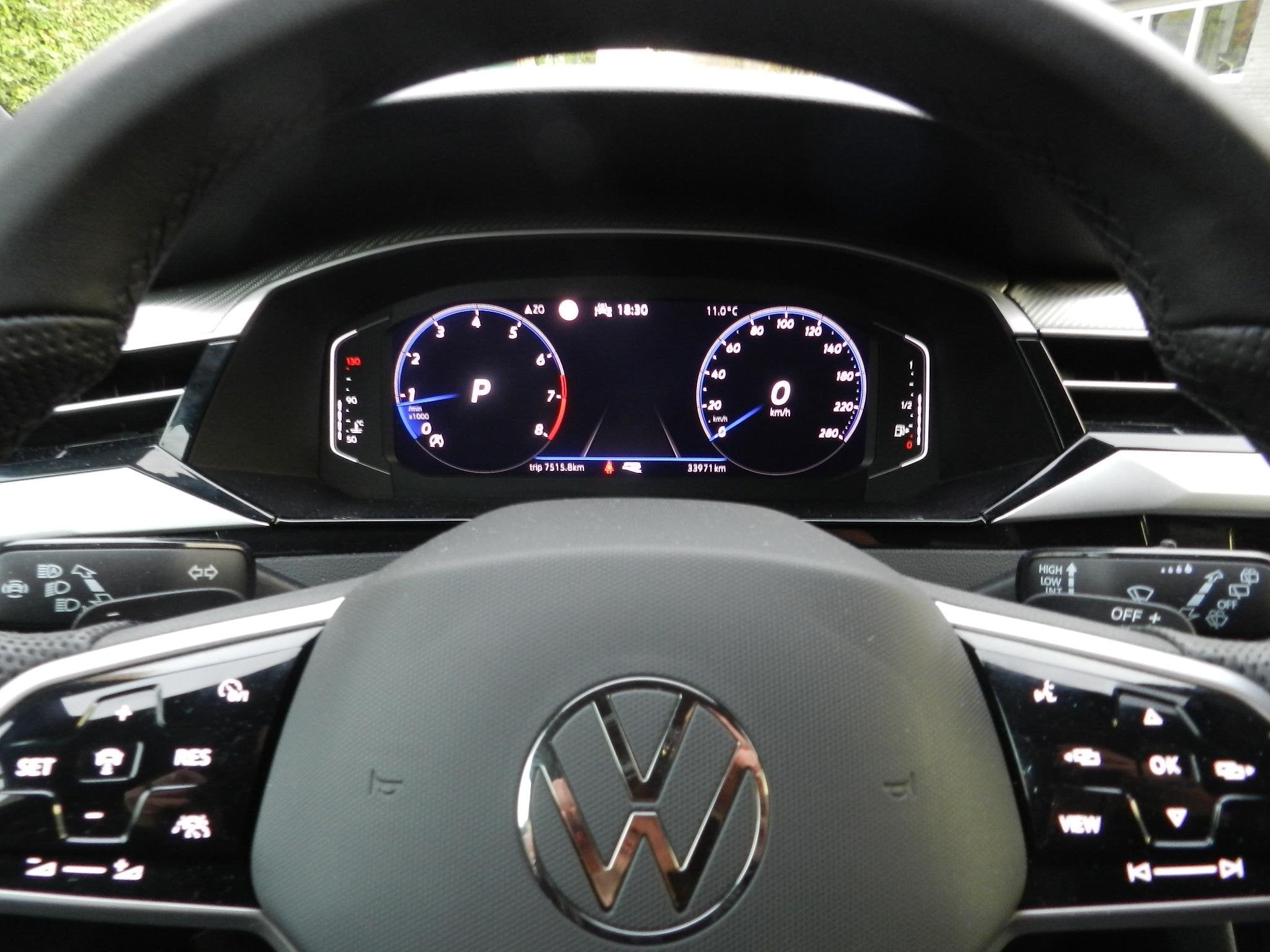 Volkswagen Arteon Shooting Brake 2.0 TSI R-Line Business+ -, Auto's, 12 maanden, Arteon, Zwart, 1517 kg