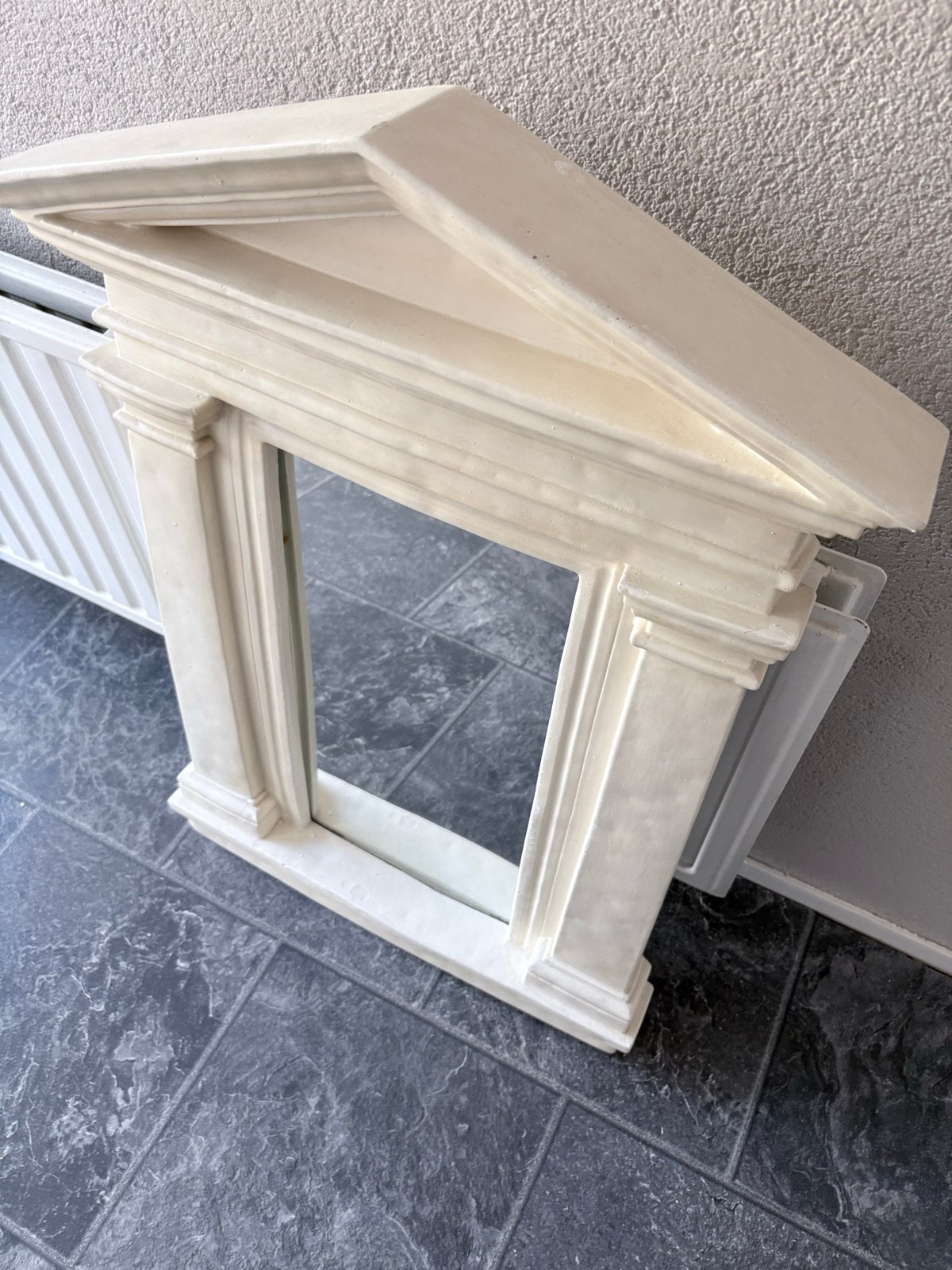 Decoratieve spiegel met klassieke lijst, Ophalen, 100 tot 150 cm, Zo goed als nieuw, Rechthoekig