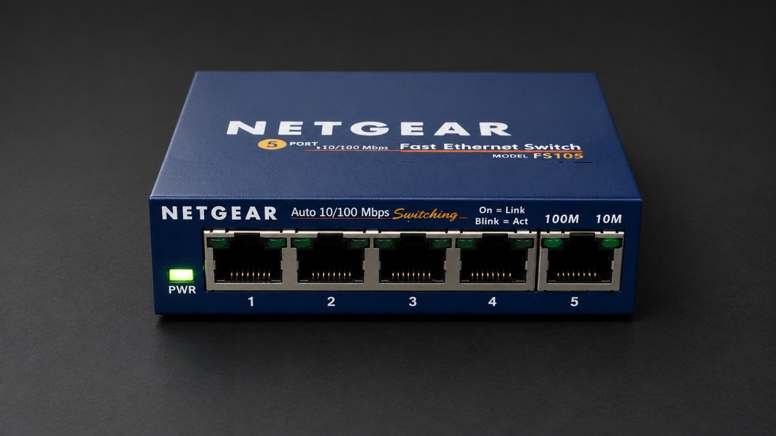 🌐Netgear FS105 v2 5-poorts switch incl. adapter + garantie✅, Computers en Software, Netgear, Refurbished, Ophalen of Verzenden
