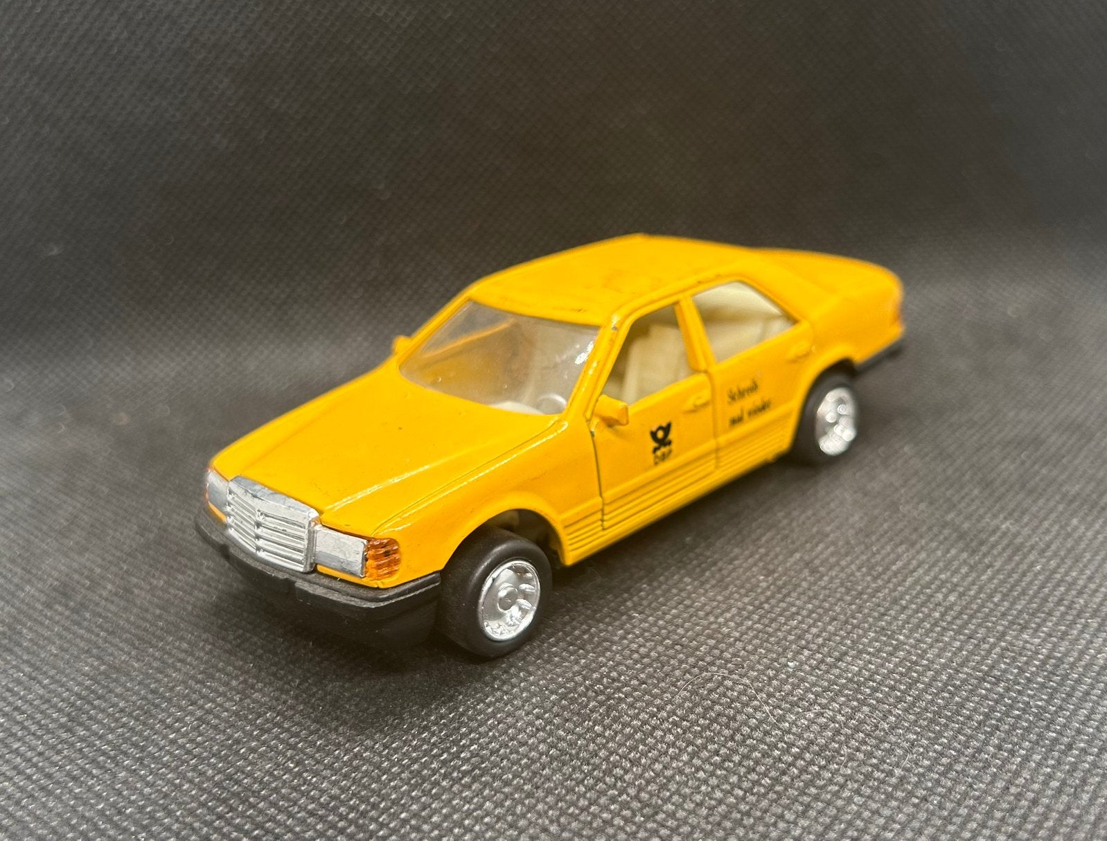 Mercedes Benz W124 DBP 1:36, Verzenden, Zo goed als nieuw, Auto
