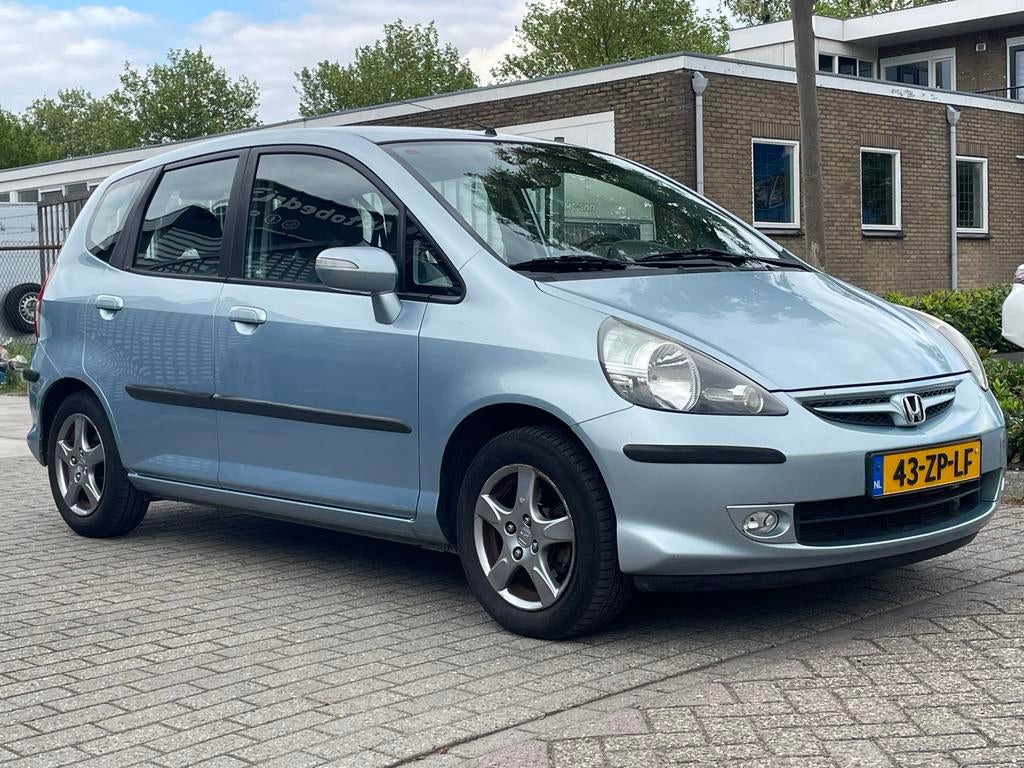 Honda Jazz 1.4 I 2008 Blauw APK-Airco-Trekhaak, Auto's, Honda, Voorwielaandrijving, 83 pk, 450 kg, 40 €/maand
