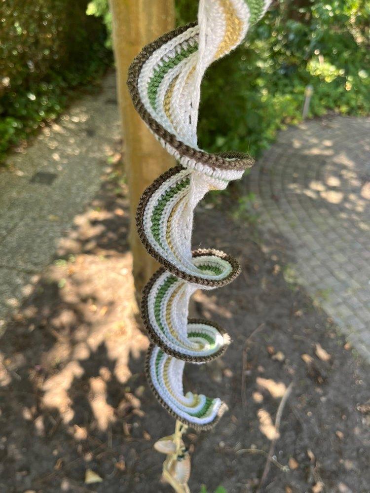 Windspinner gehaakt decoratie zand groen schelpen slinger, Info@kinderworkshops-petra-dongen.nl, P Gillisstraat, Meerkleurig, Textiel