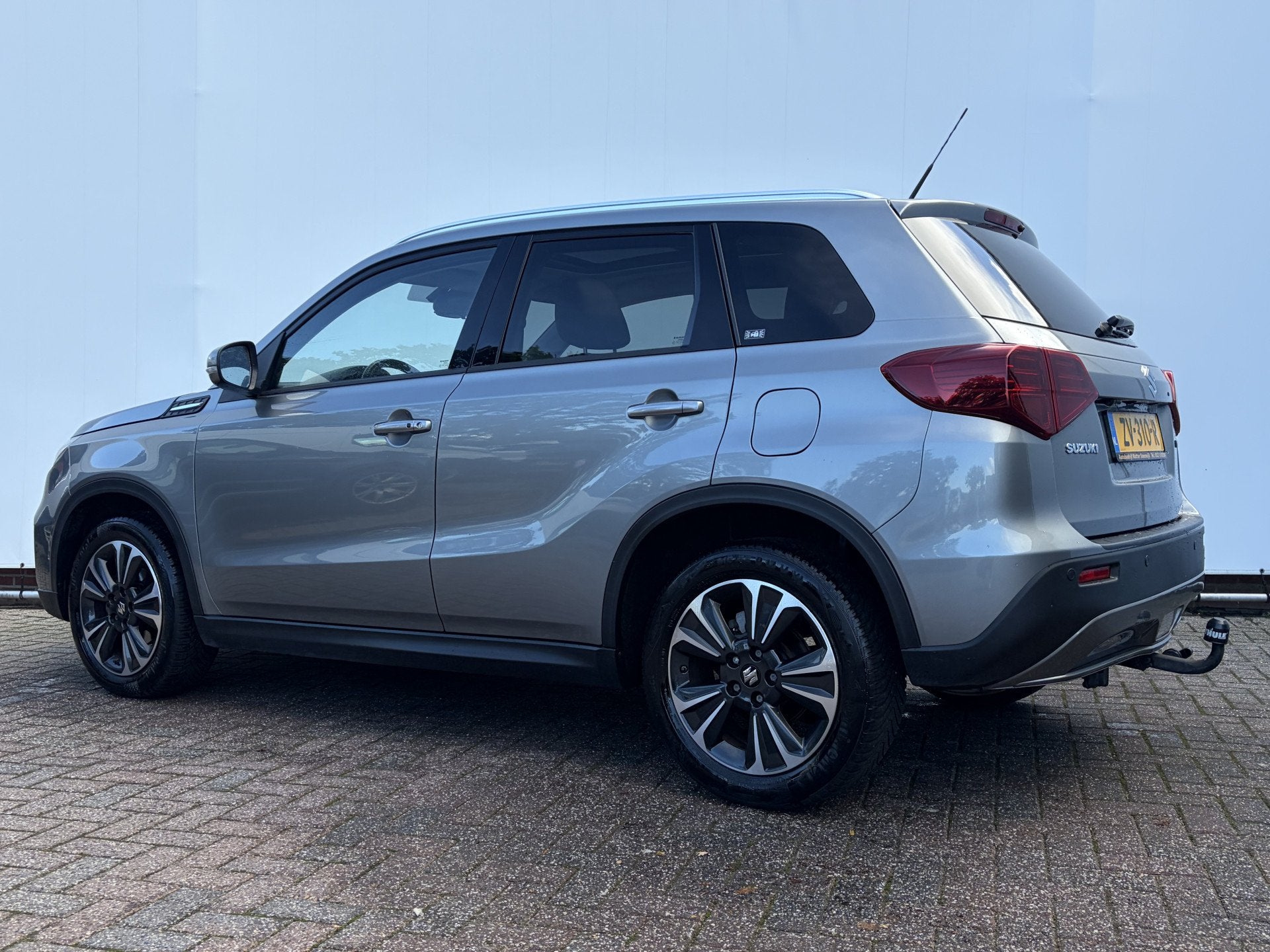Suzuki Vitara 1.4 Boosterjet Style Aut Pano Trekhaak Carplay, Gebruikt, Euro 6, 4 cilinders, 400 kg