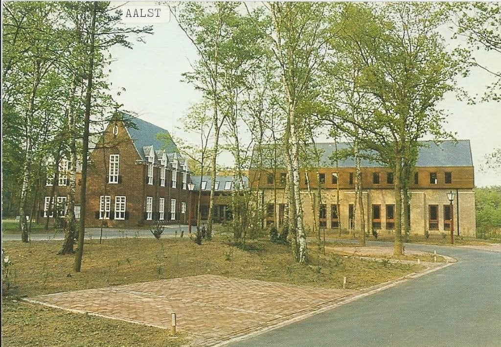 Ansichtkaart  AALST  - WAALRE  Gemeentehuis, Verzenden, 1960 tot 1980, Ongelopen, Noord-Brabant