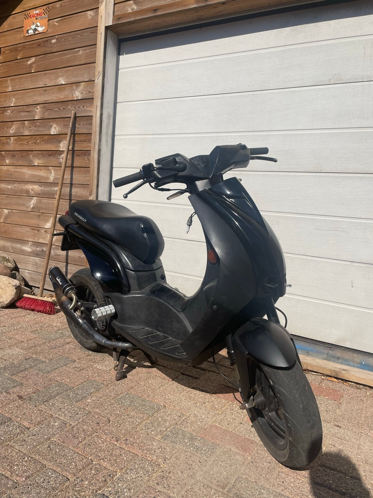 Peugeot Ludix 50cc met Leovince uitlaat en tuning onderdelen, Ophalen, Tweetakt, Maximaal 45 km/u, Zo goed als nieuw
