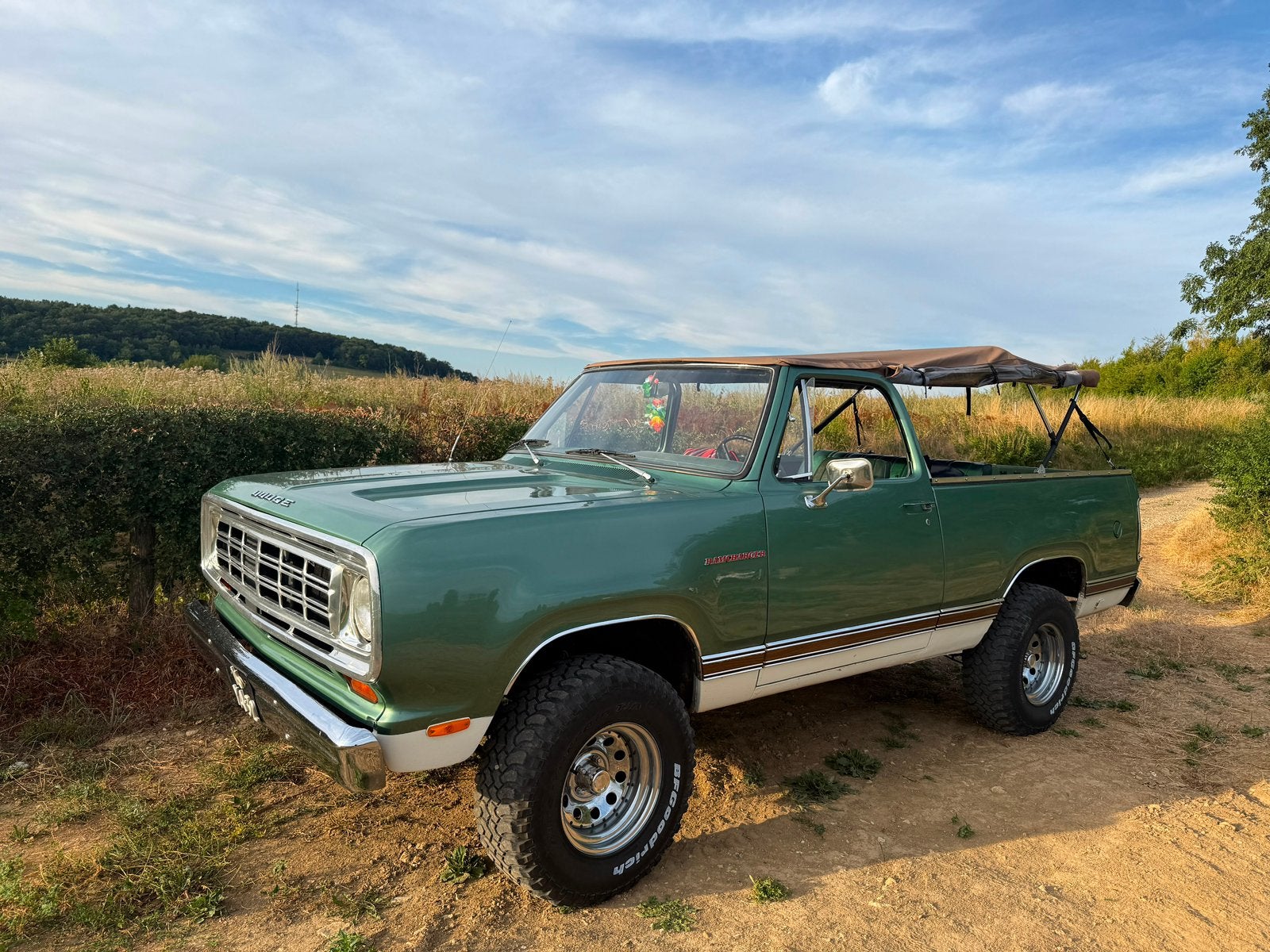 Dodge Ramcharger 1976 Full Cabrio - 318cui : 5.2L V8 LPG, 8 cilinders, 2224 kg, Vierwielaandrijving, 1000 kg