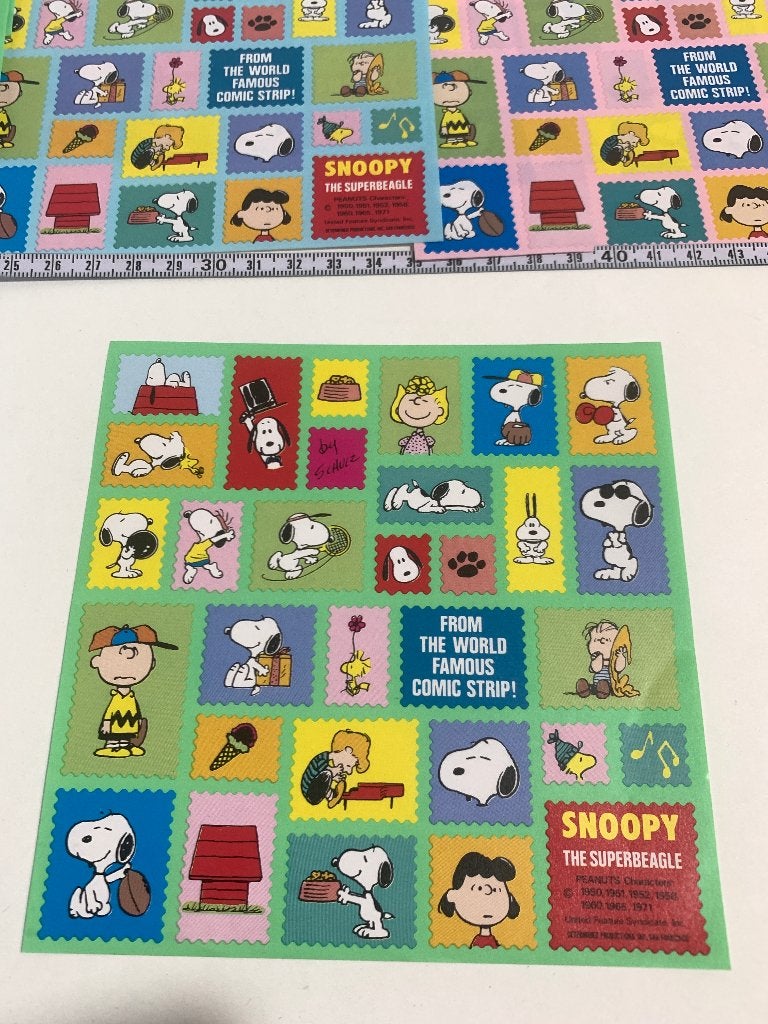 22 Peanuts karakters Snoopy the superbeagle vouwblaadjes, Verzamelen, Stripfiguren, Ophalen of Verzenden, Snoopy, Zo goed als nieuw