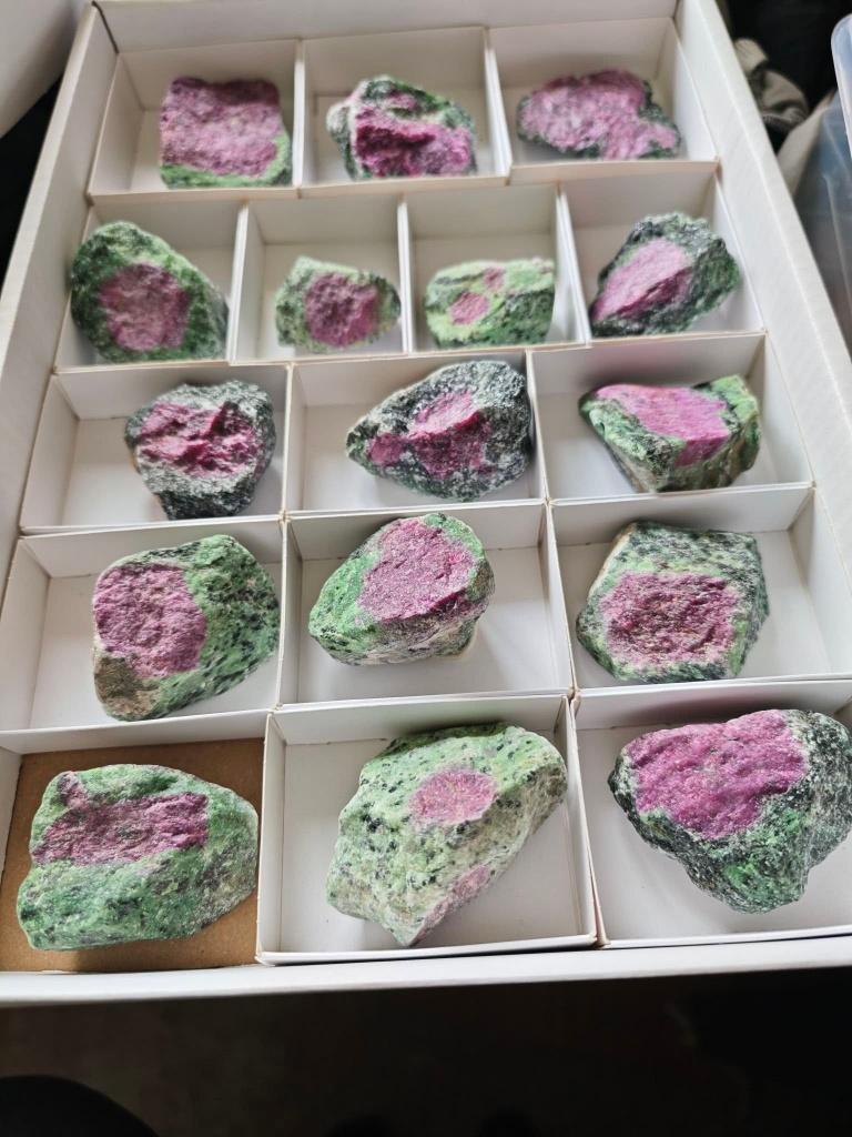 Zeldzame robijnen tegen een weggeefprijs, Ophalen, Mineraal