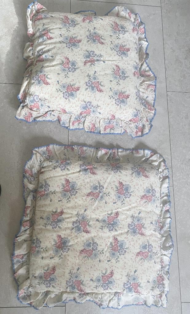 kussenhoes / kussen met ruches, romantisch bloemenpatroon, Ophalen of Verzenden, Zo goed als nieuw, Wit, Vierkant