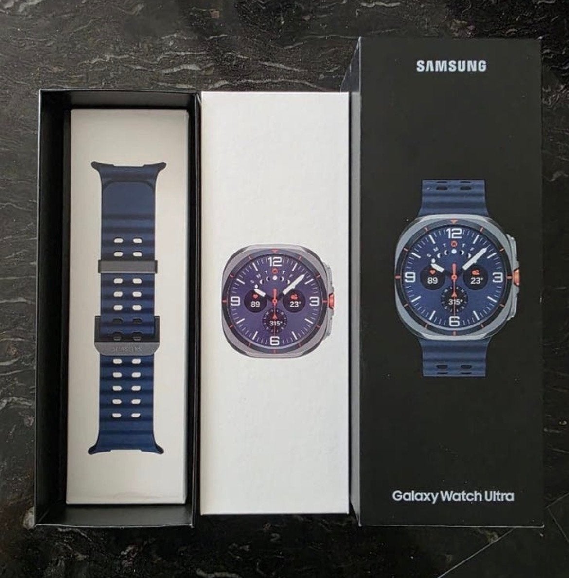 Samsung Galaxy Watch Ultra LTE met 7 bandjes. VASTE PRIJS, Afstand, Ophalen of Verzenden, Zo goed als nieuw, Waterdicht