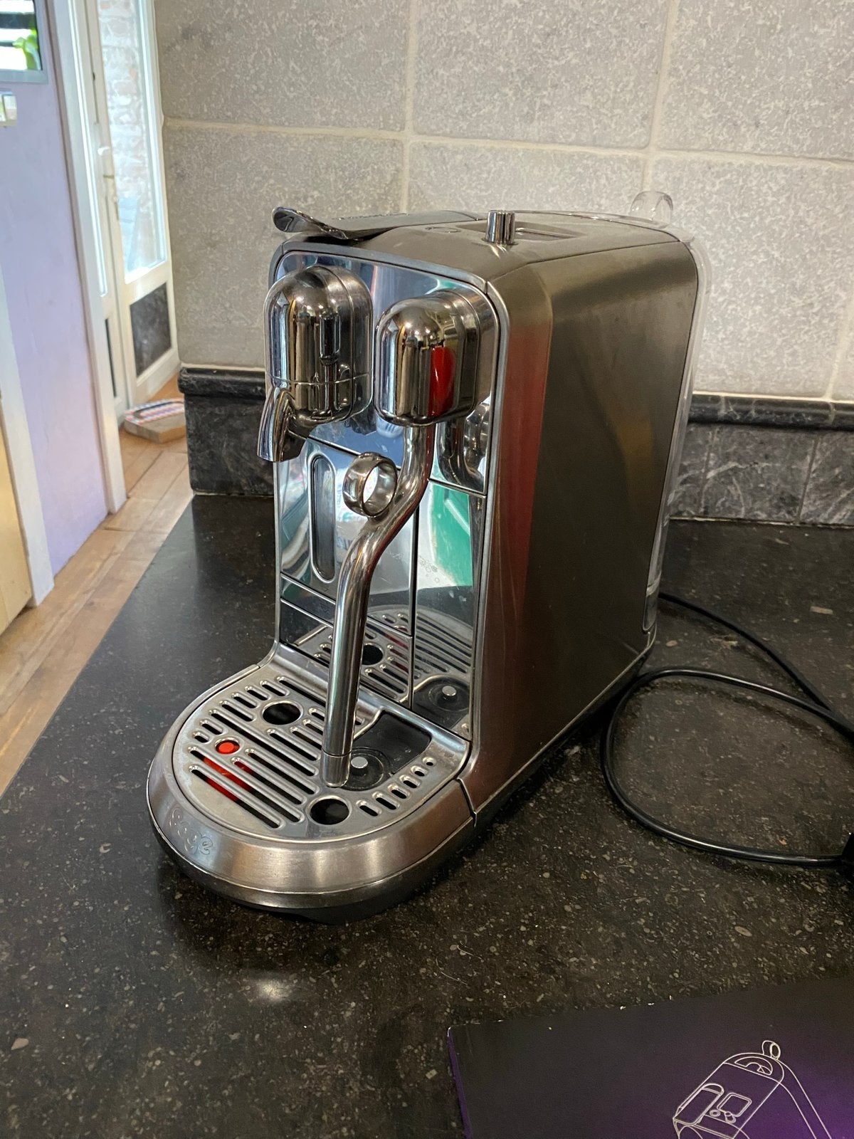 Defecte Nespresso Creatista Plus - Zilveren Koffiemachine, Witgoed en Apparatuur, Koffiezetapparaten, Ophalen, Koffiemachine, Niet werkend