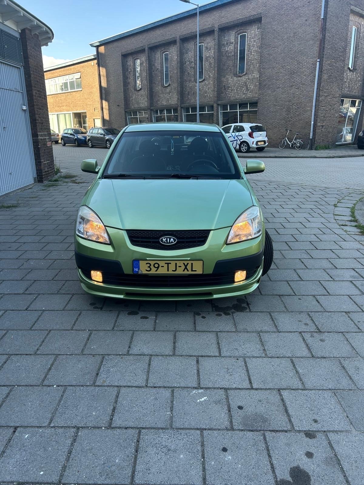 Kia Rio 1.4 HB 2006 Groen, Auto's, Kia, Voorwielaandrijving, 4 cilinders, 1054 kg, 49 €/maand