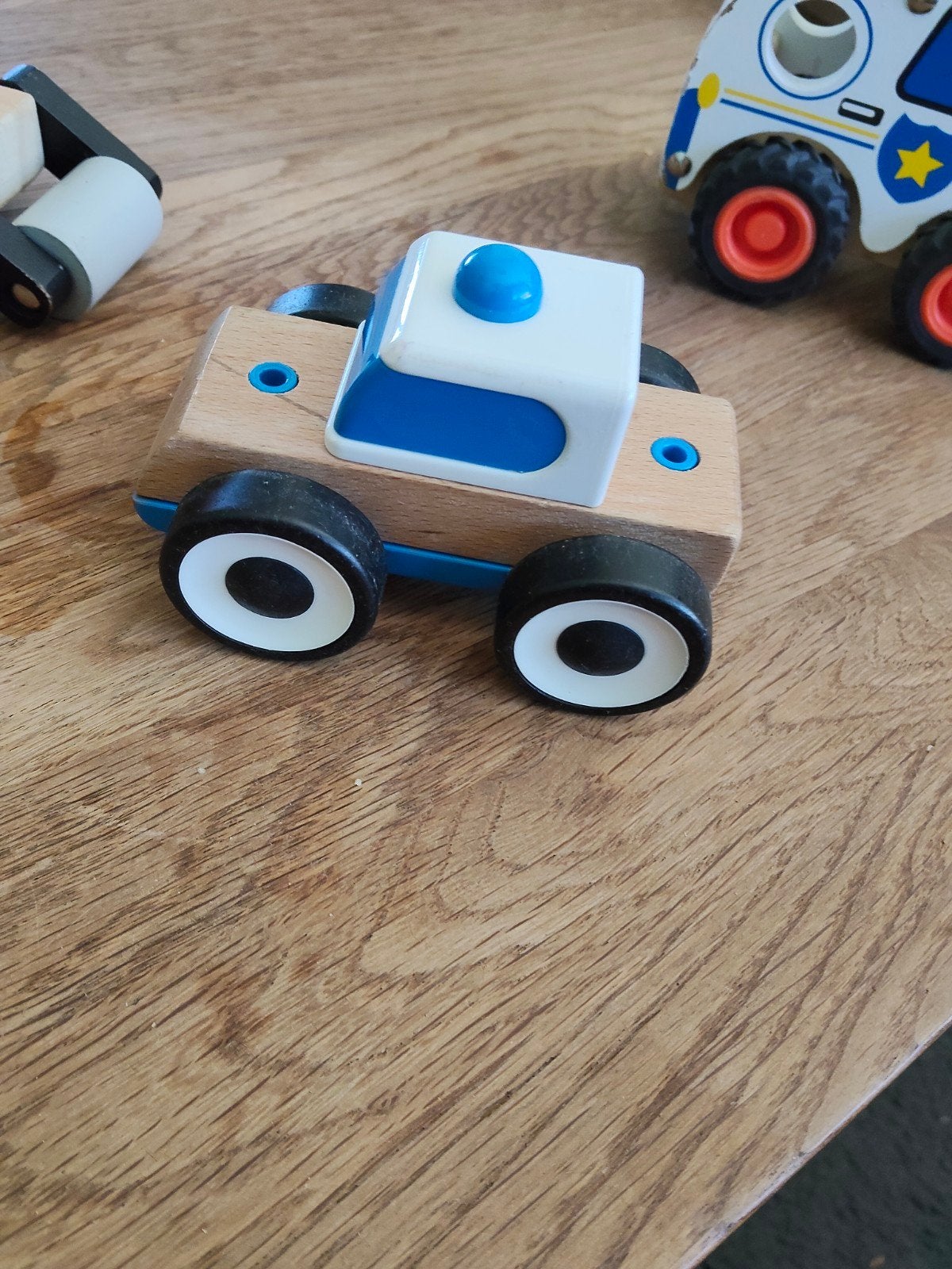 Houten auto's,, Ophalen
