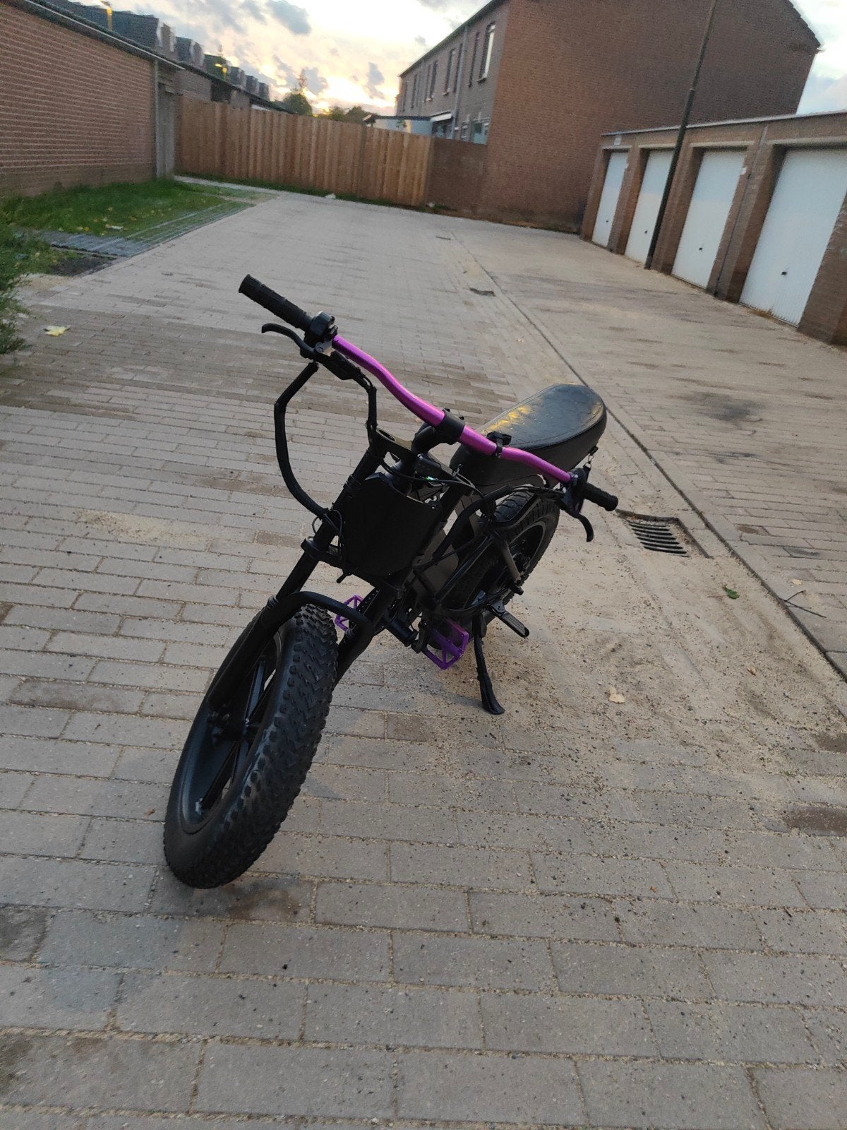 fatbike v20 custom kopen of ruilen tegen v8, Zo goed als nieuw, 51 tot 55 cm, 30 tot 50 km per accu, Ophalen
