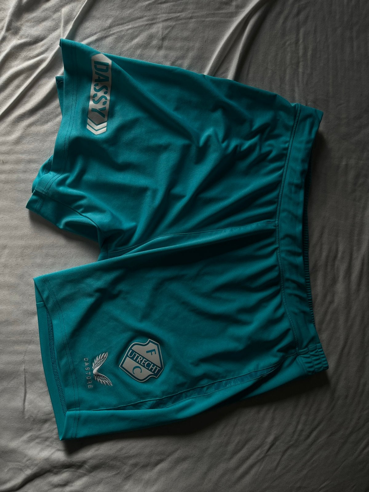 FC Utrecht korte broek - Maat 3XL, Kleding | Heren, Overige maten, Ophalen of Verzenden, Zo goed als nieuw, Voetbal