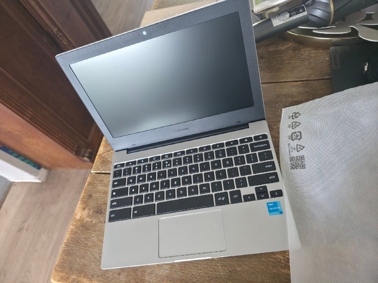 Samsung Galaxy Chromebook Go XE310DA-KA2nl - Nieuwstaat, Computers en Software, Chromebooks, 4 GB of minder, Nieuw, Ophalen of Verzenden