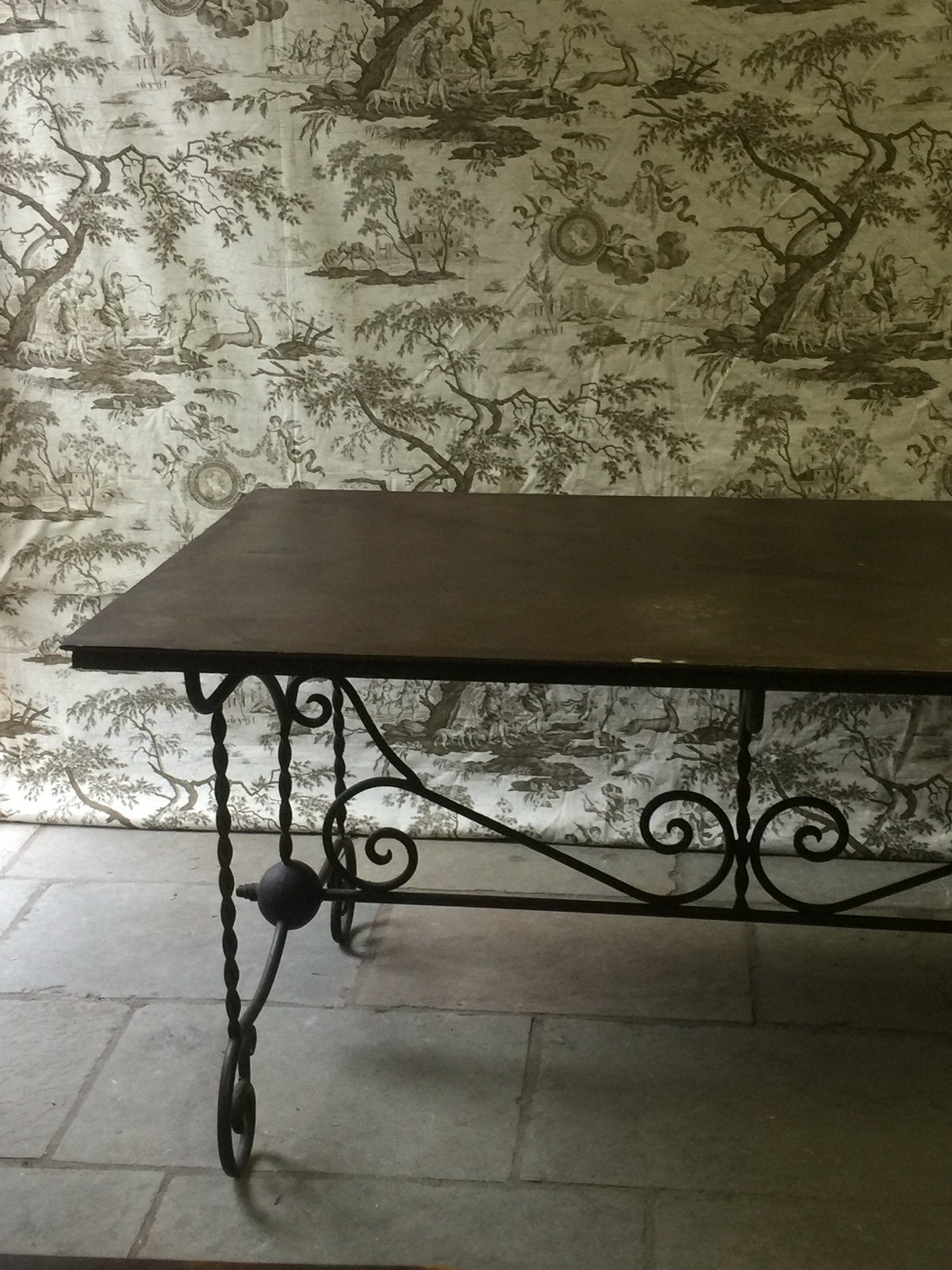 stevige en elegante smeedijzeren tuintafel / eettafel - ZGAN, 100 tot 150 cm, Ophalen of Verzenden, Zo goed als nieuw, Vijf personen of meer
