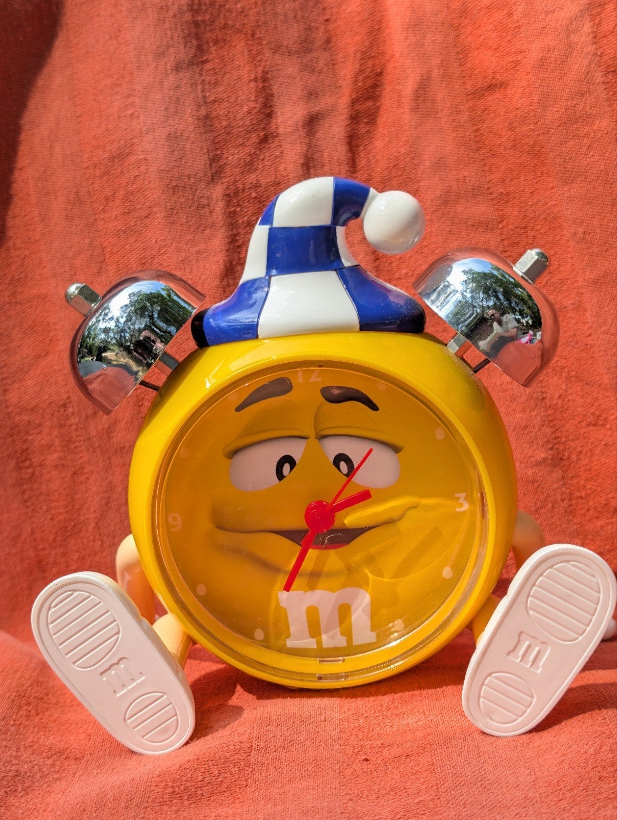 Vintage M&M's gele wekker, Witgoed en Apparatuur, Wekkers, Ophalen of Verzenden, Zo goed als nieuw, Analoog