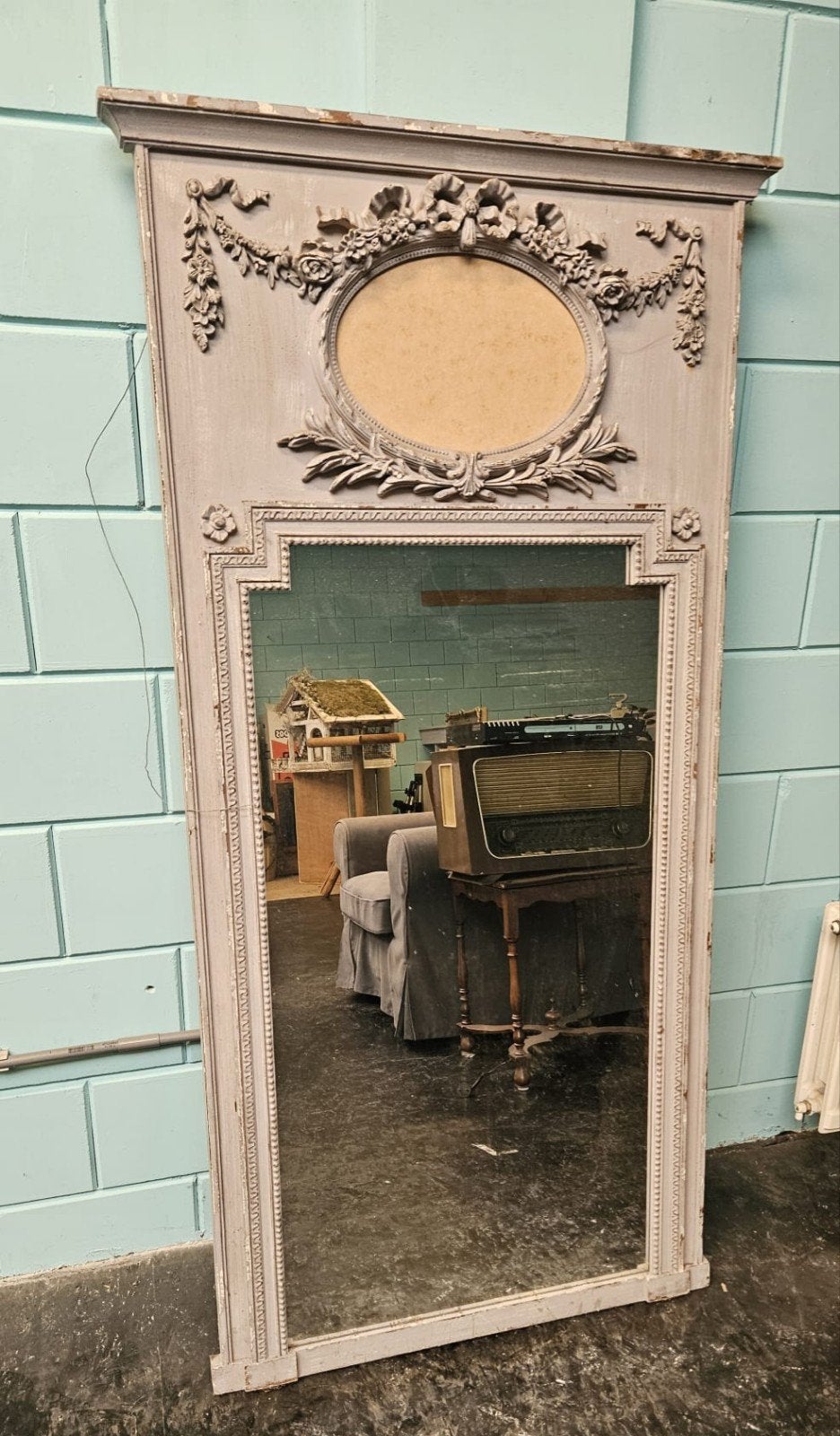 Grote brocante spiegel met sierlijke lijst, Ophalen