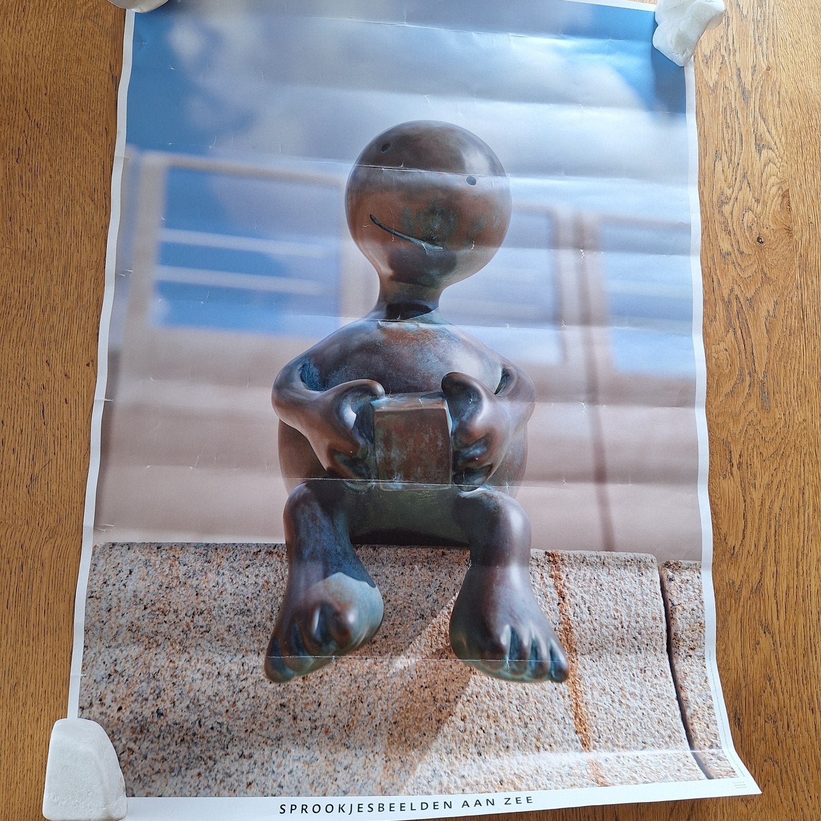 Poster de Toeschouwer Sprookjesbeelden aan zee Scheveningen, Rechthoekig Staand, Ophalen of Verzenden, Zo goed als nieuw, A1 t/m A3