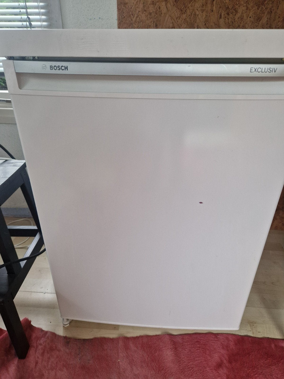 Bosch Exclusiv Tafelmodel Koelkast - Compact en Efficiënt, Ophalen, Minder dan 85 cm, 100 tot 150 liter, 45 tot 60 cm