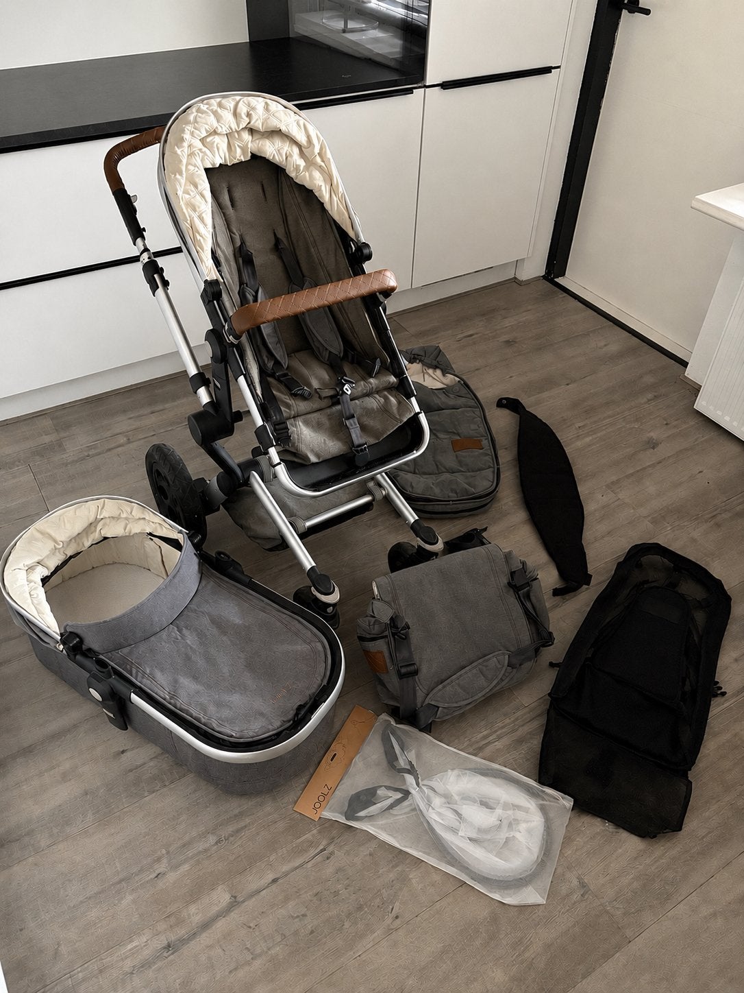 Joolz Day kinderwagen grijs, Kinderen en Baby's, Kinderwagens en Combinaties, Gebruikt, Ophalen of Verzenden, Verstelbare duwstang