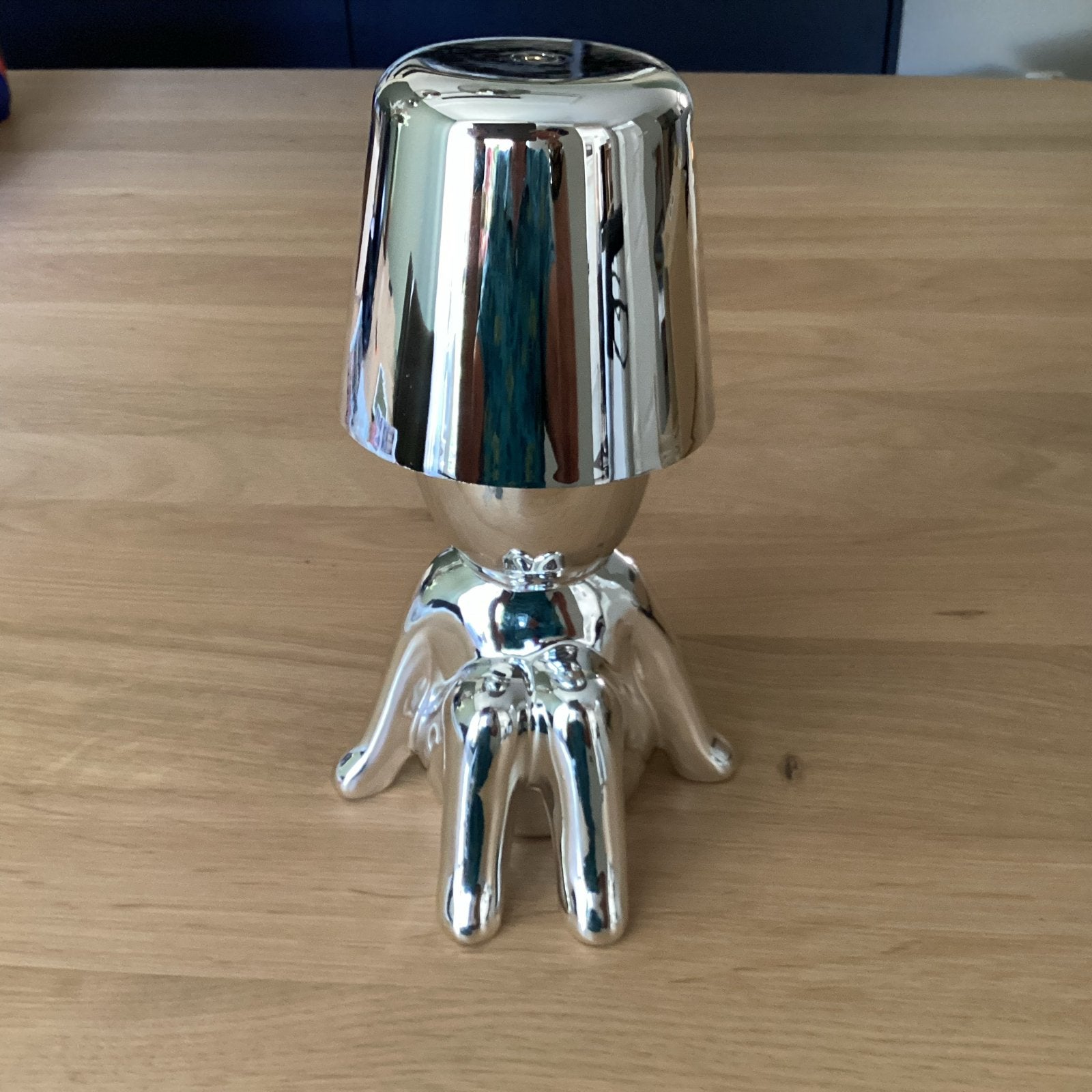 Unieke zilverkleurige tafellamp in de vorm Baby figuur, Figuurlamp, Overige merken, E14 (klein), Ophalen of Verzenden