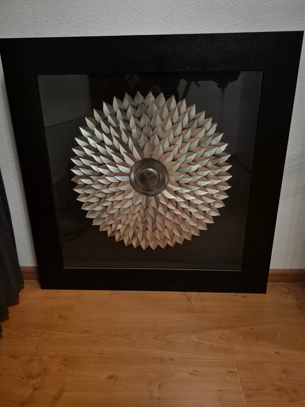 Wanddecoratie met aluminium bloem in zwarte lijst 90x90cm, Ophalen, Wandsculptuur, Gebruikt, Zilver