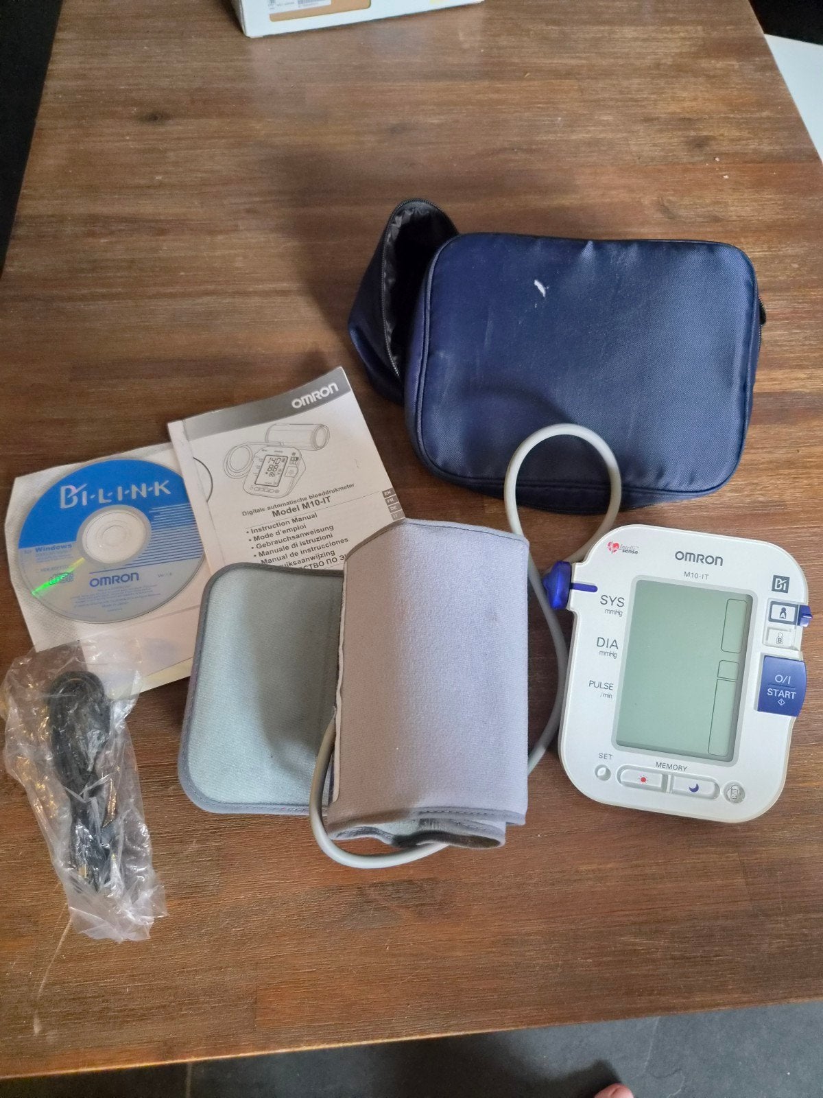Omron M10-IT Bloeddrukmeter met IntelliSense Technologie, Ophalen of Verzenden