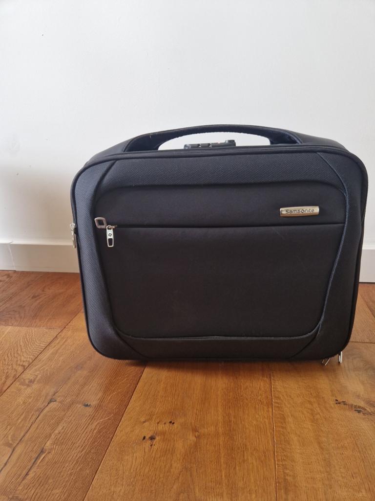 Samsonite B-Lite Rolling tote 16,4" Lighter, Ophalen of Verzenden, 30 cm of meer, Wieltjes