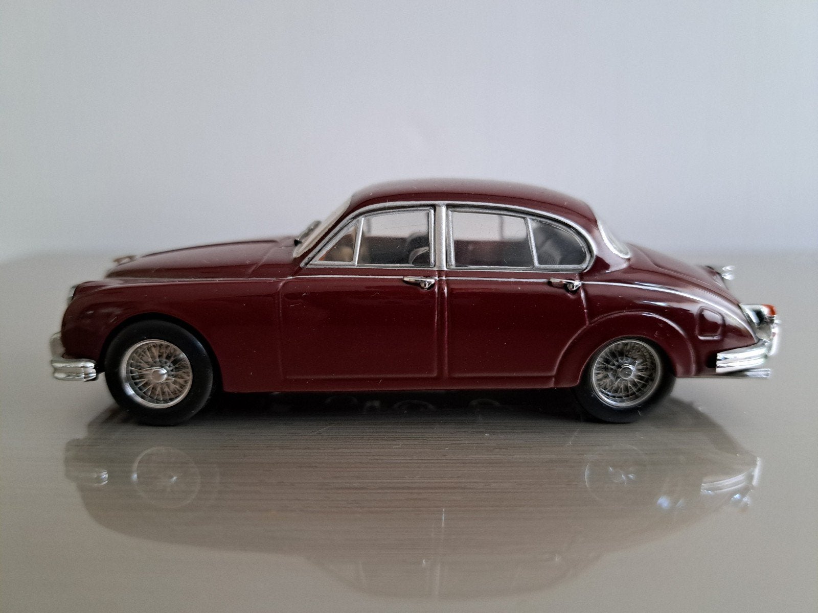 Jaguar MK2 1959-1967, Maroon, minichamps 1:43, nieuw, Ophalen of Verzenden, Nieuw, Auto, MiniChamps