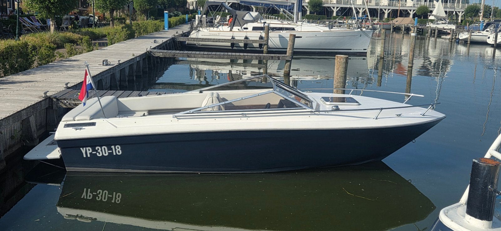 Sea Ray Sun Runner, Watersport en Boten, Speedboten, Gebruikt, Sea Ray, Benzine, 200 pk of meer, Binnenboordmotor, Polyester, Elektrische start