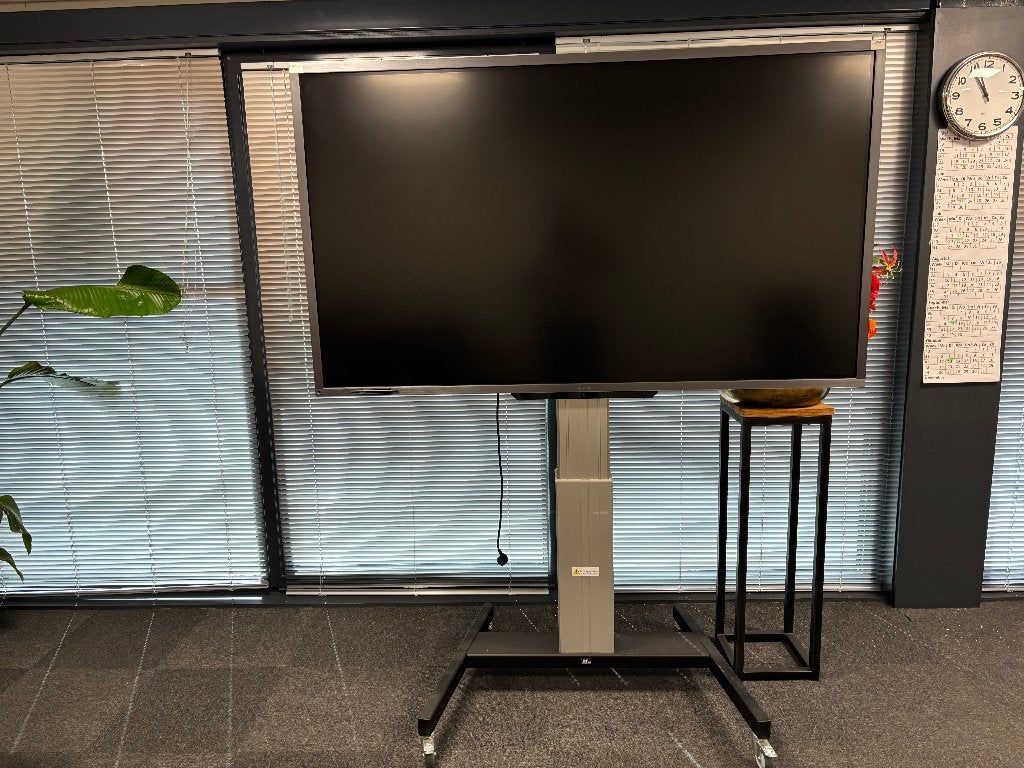 ledscherm Newline 75" touchscreen model TT7520HO, Ophalen, Zo goed als nieuw, Tv en Weergevers