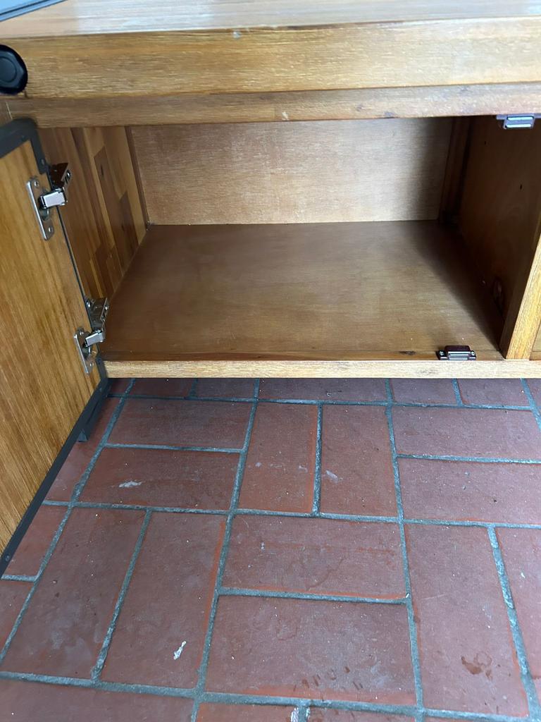 Industriële kast / TV-meubel met metalen deuren, Ophalen, Gebruikt, 100 tot 150 cm, Minder dan 100 cm