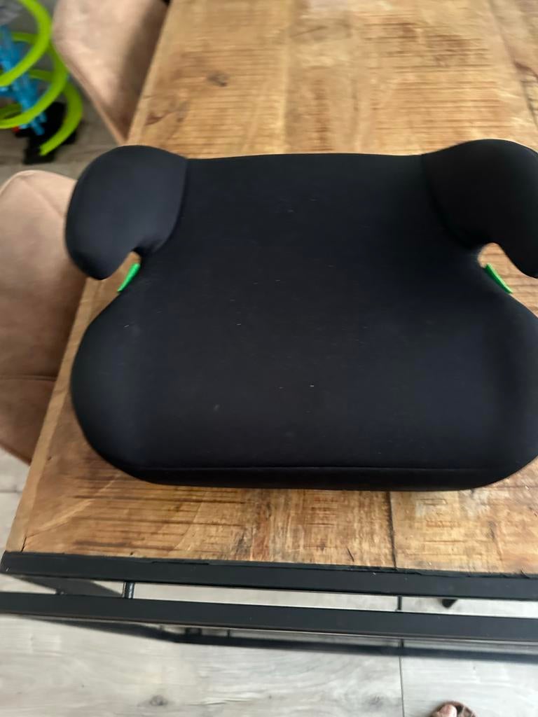 Zwart kinderzitje voor in de auto, Autogordel, 15 t/m 36 kg, Zo goed als nieuw, Ophalen