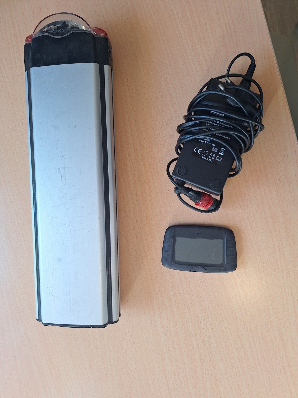 Gazelle fietsaccu met lader en display, Gebruikt