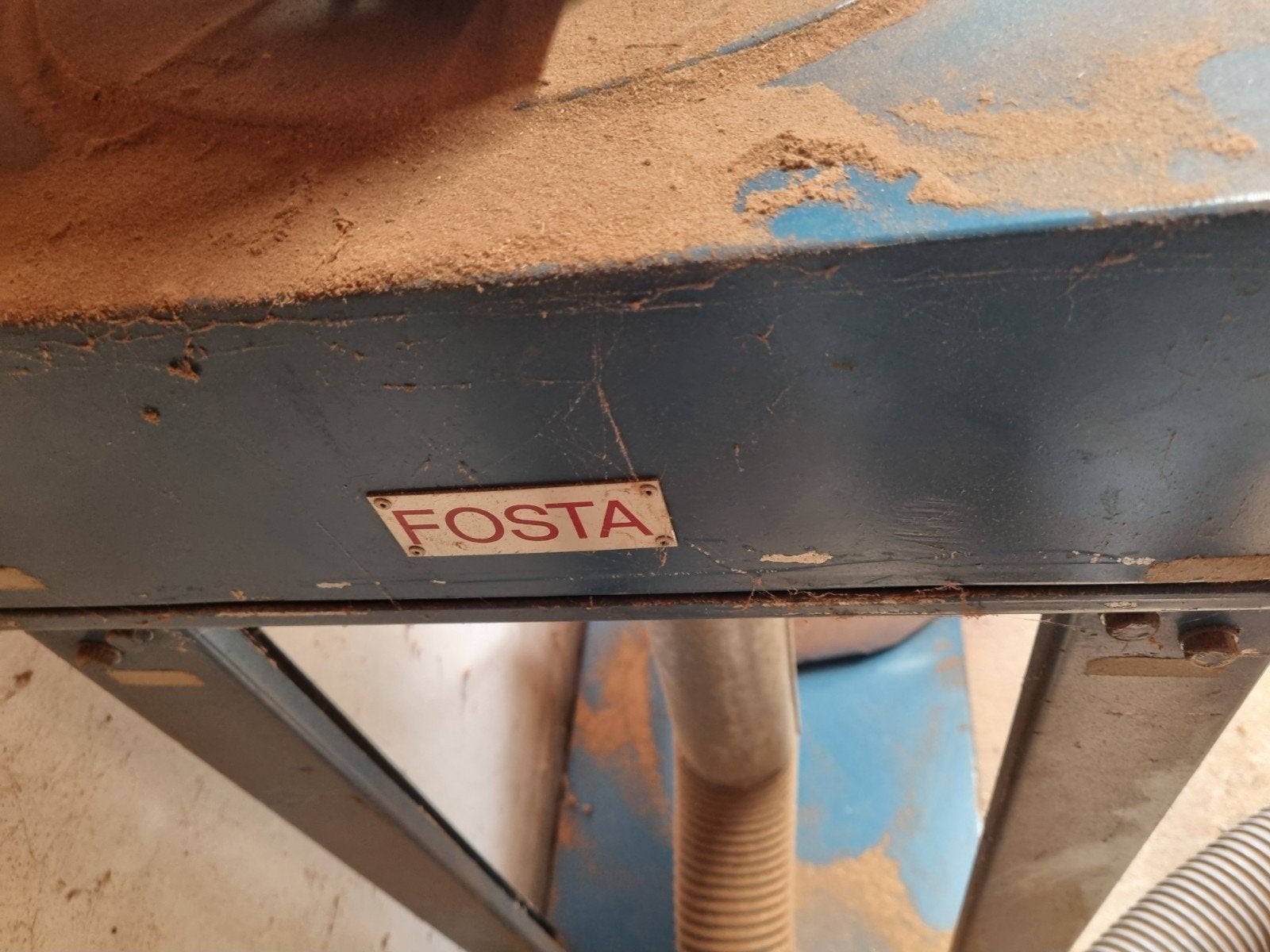 Fosta mobiele afzuiger lichtnet, Ophalen