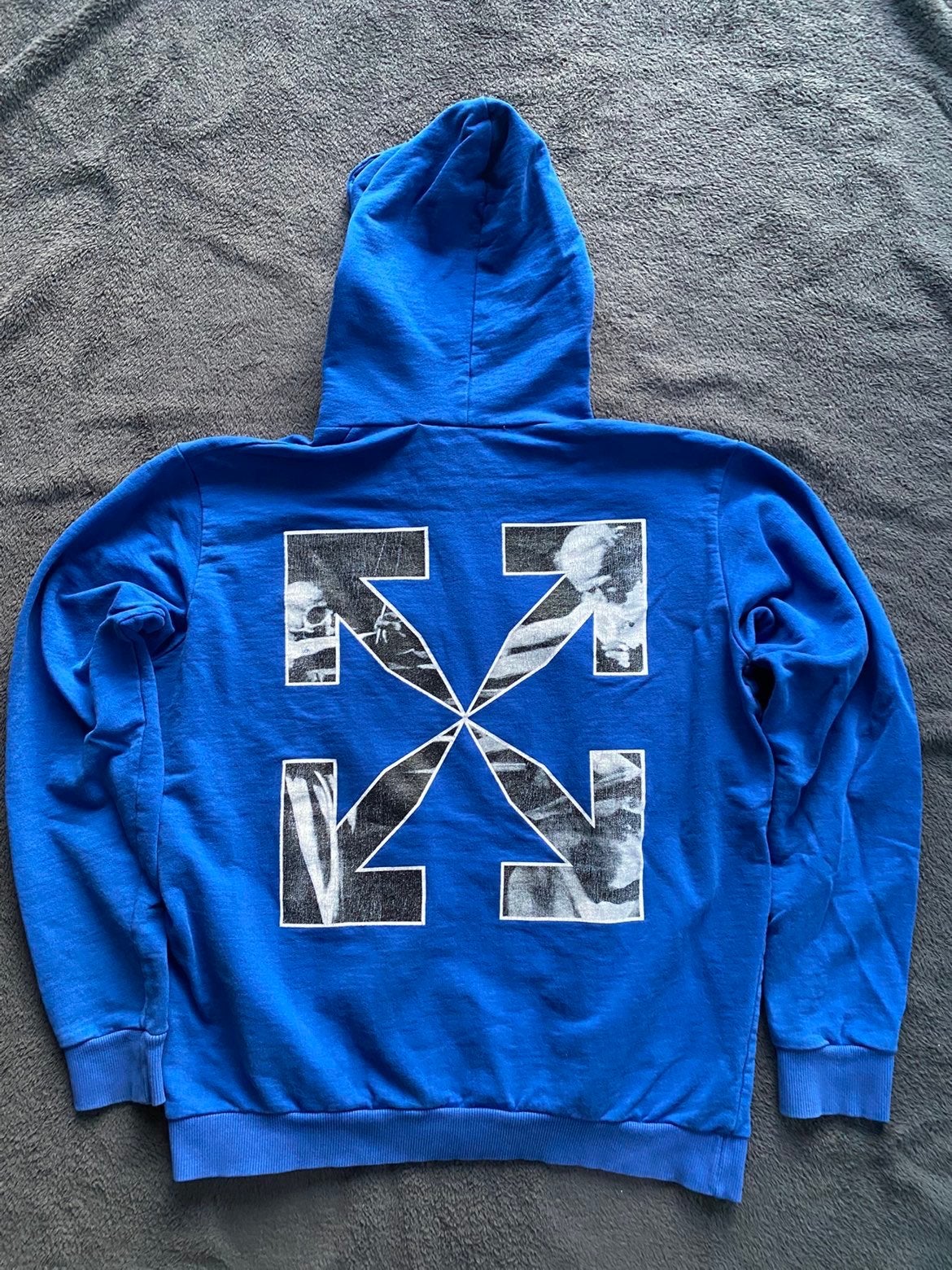 Off-White Caravaggio Arrow Blue Hoodie, Ophalen of Verzenden, Zo goed als nieuw, Maat 48/50 (M), Blauw