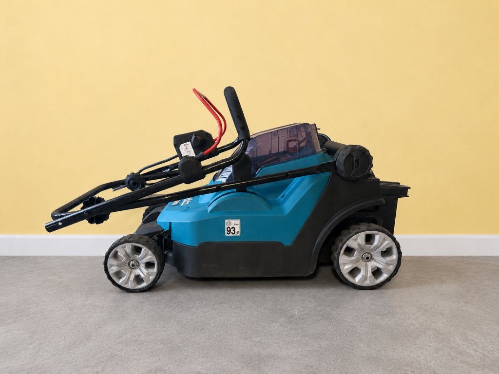 Makita DLM382 accugrasmaaier 2x18V – zonder accu’s’, Ophalen, Cirkelmaaier, Gebruikt, Accu-grasmaaier