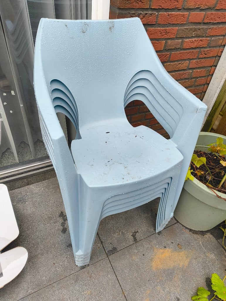 Gratis 6 blauwe stapelbare tuinstoelen, Tuin en Terras, Ophalen, Gebruikt, Kunststof, Stapelbaar