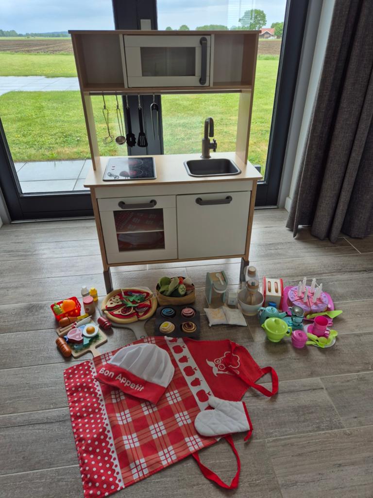 Speelgoedkeuken met veel accessoires, Ophalen, Zo goed als nieuw, Hout, Speelkeuken