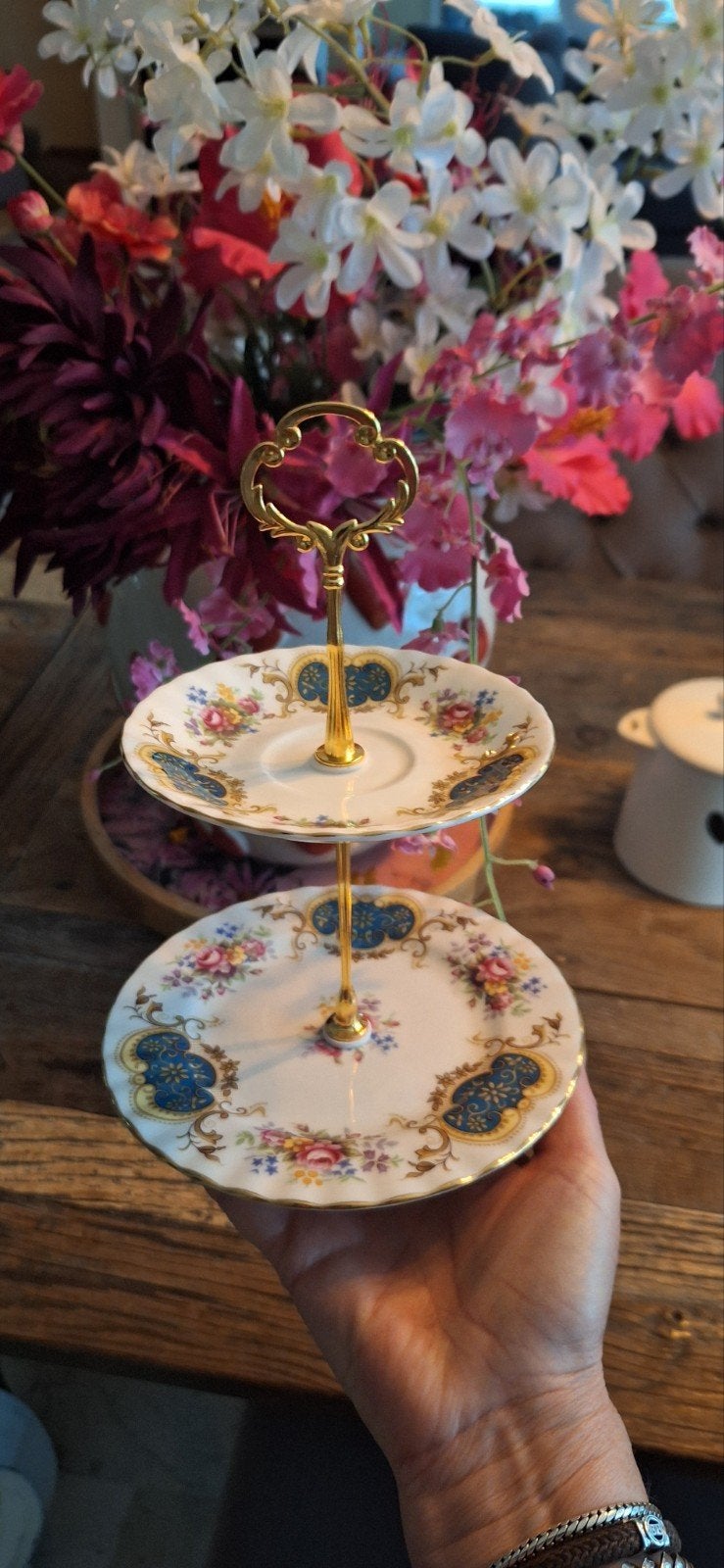 Royal Albert Berkeley etagere 2 laags handmade €25,00, Porselein of Keramiek, Schaal, Rond, Ophalen of Verzenden