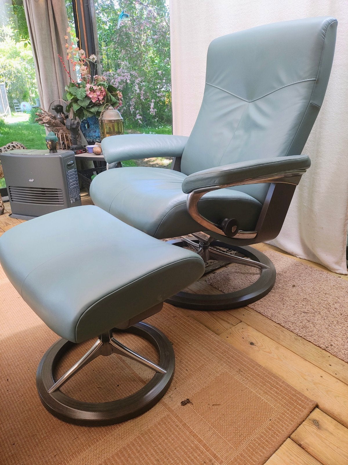 Stressless Aura L fauteuil met hocker, Huis en Inrichting, Stoelen, Ophalen, Overige kleuren, Modern, Scandinavisch, Zo goed als nieuw