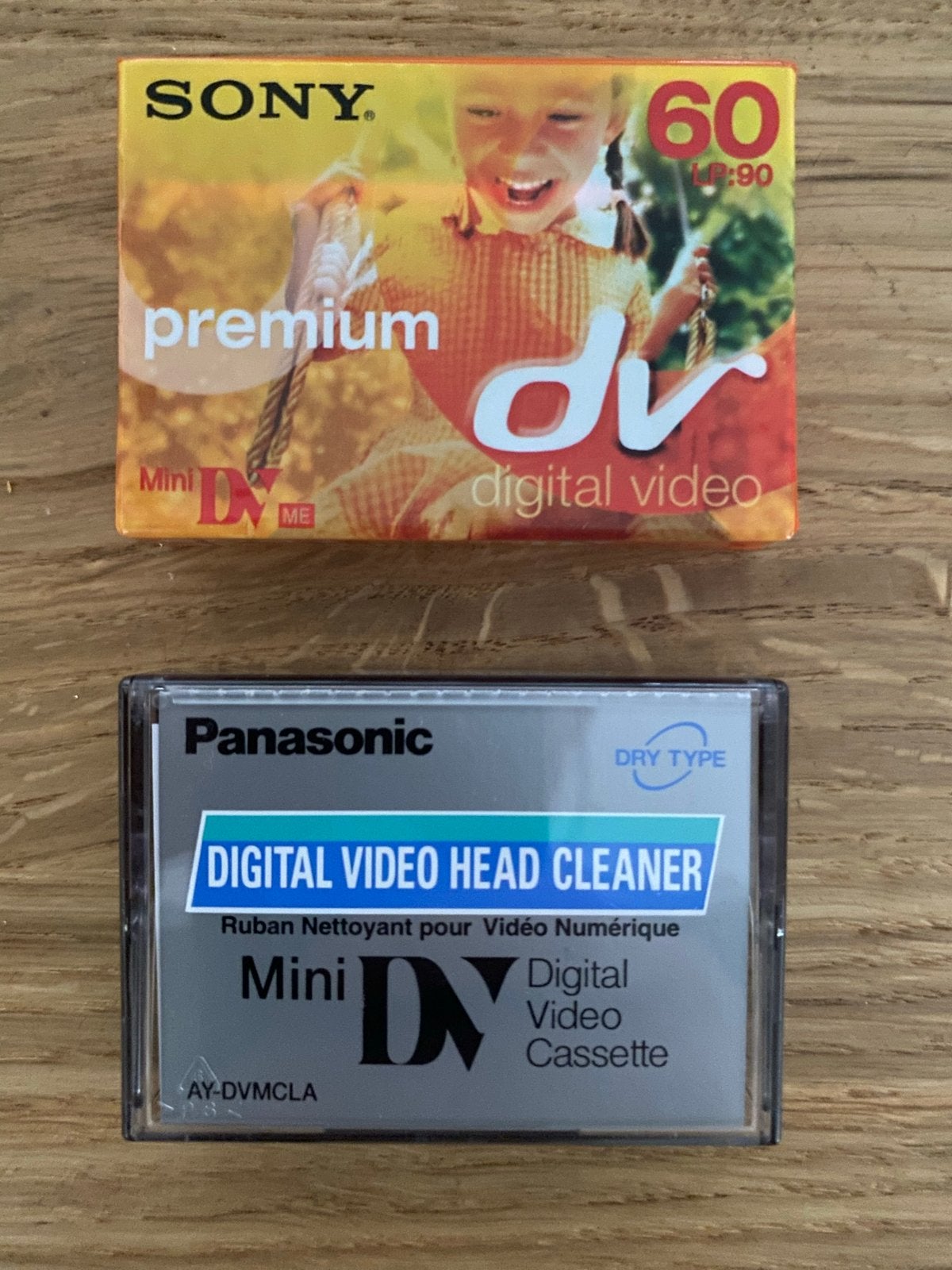 Sony MiniDV Premium 60 min & Panasonic MiniDV Head Cleaner, Audio, Tv en Foto, Ophalen of Verzenden, Nieuw, Videoband