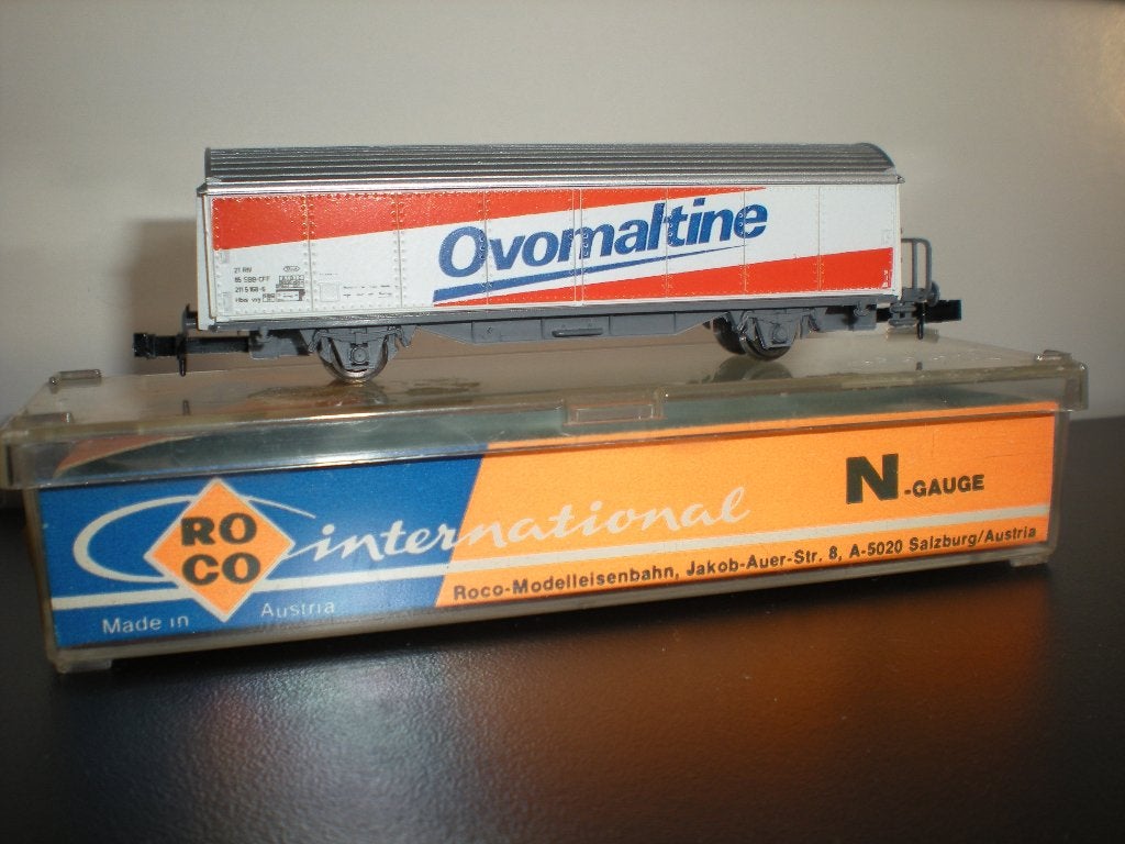 Roco Gesloten goederenwagon Hbis Ovomaltine, Gelijkstroom, Wagon, Ophalen of Verzenden, Zo goed als nieuw