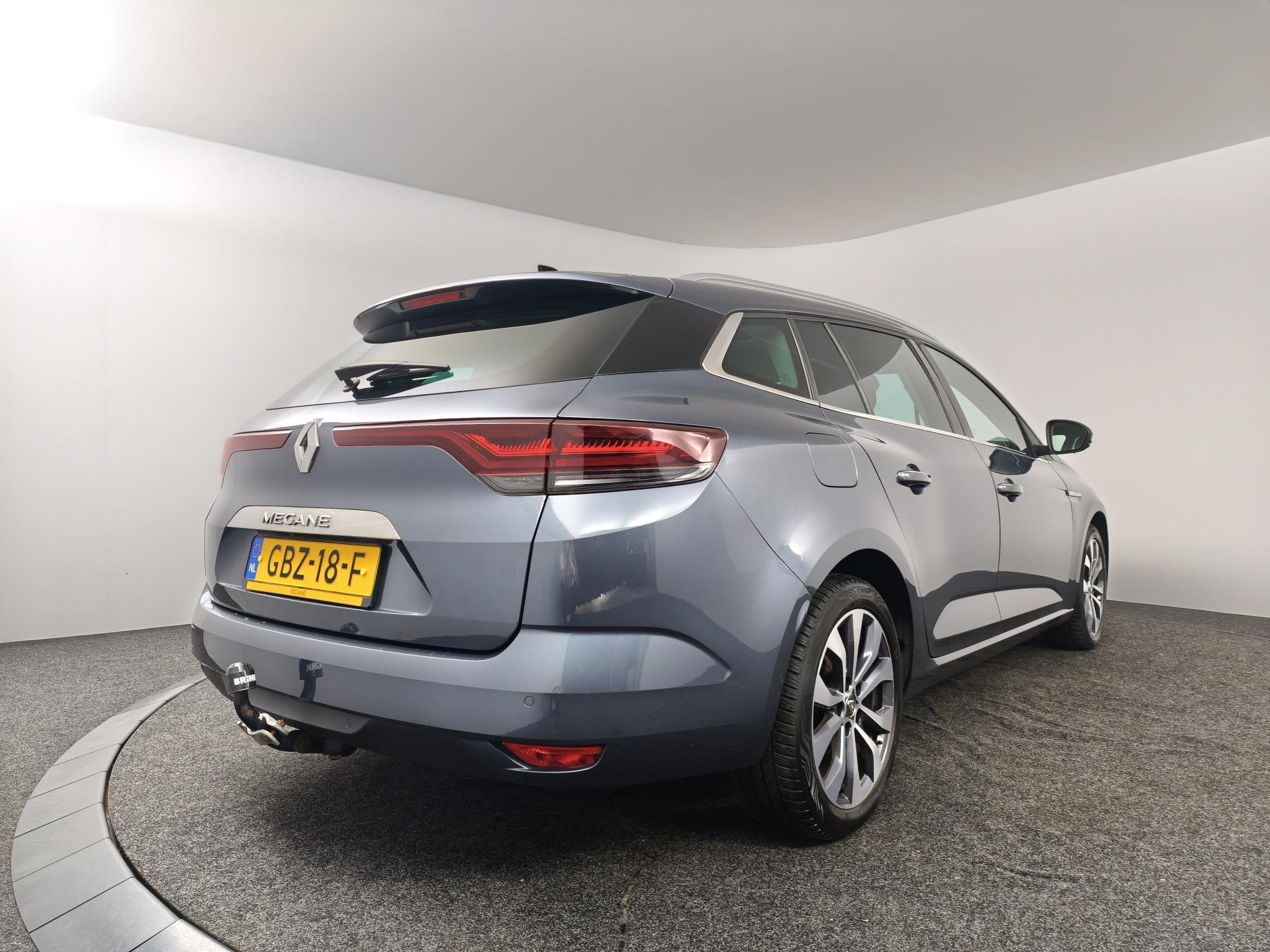 Renault Mégane Estate 1.3 TCe 140 Techno | Trekhaak | Stoel, Auto's, Stof, Gebruikt, Euro 6, 4 cilinders