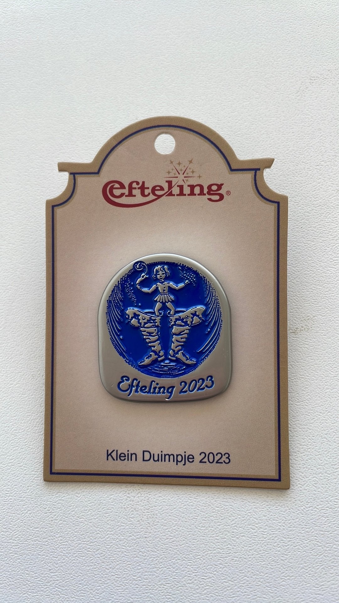 Efteling pin Klein Duimpje 2023 EPP 448 op kaartje, Ophalen of Verzenden, Nieuw, Button of Speldje